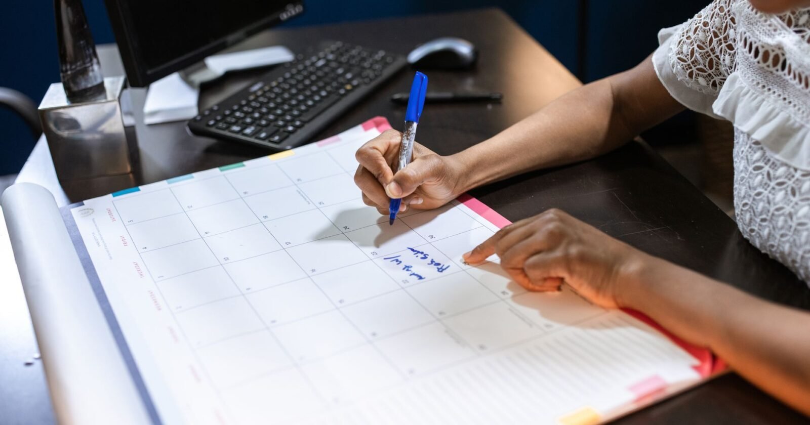 Stratégies de nurturing B2B pour maintenir l'engagement client sur un cycle de vente long de 18 mois