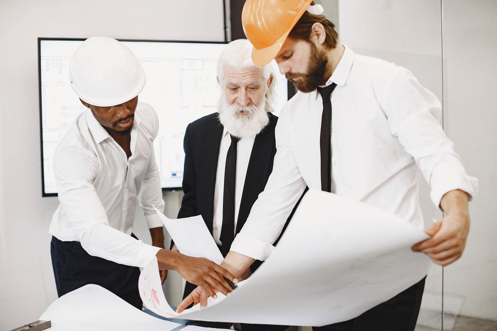 Illustration de décideurs B2B collaborant dans un centre d'achat industriel