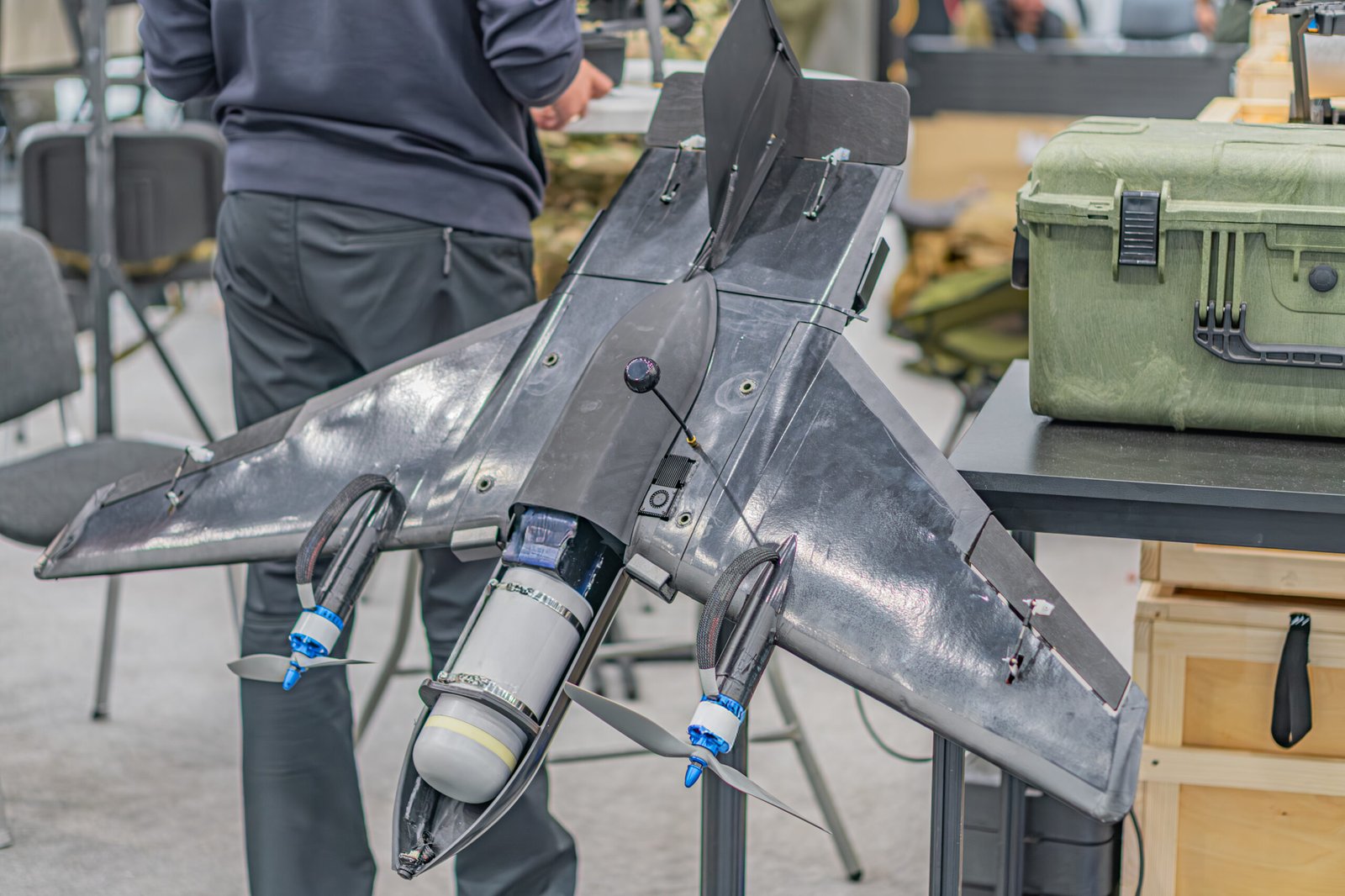 Vue aérienne du salon du Bourget mettant en avant les avions et les stands du célèbre salon aéronautique