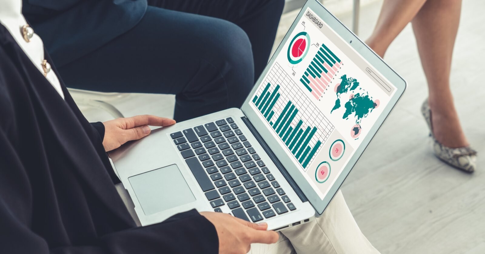 Comparaison entre un site vitrine et un site générateur de leads pour choisir la meilleure option digitale
