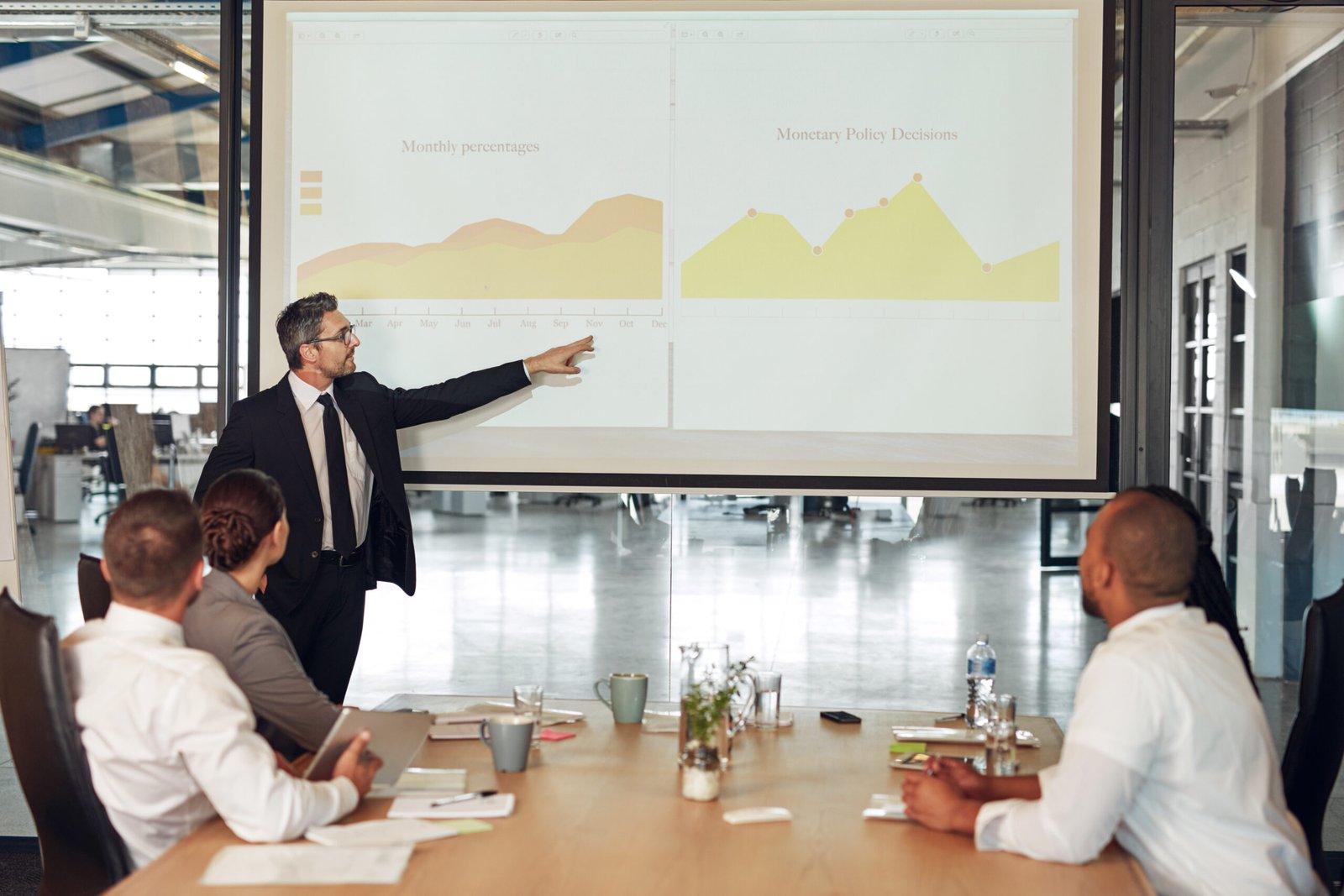 Démonstration technique sur slide 6 d'une présentation commerciale efficace