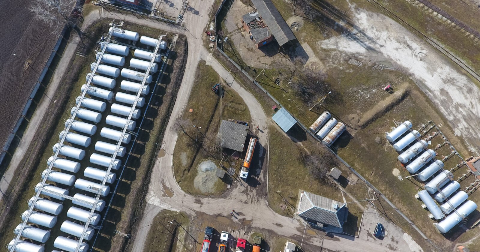 Illustration de la stratégie de vente à un grand compte industriel multi-sites avec des centres de décision multiples